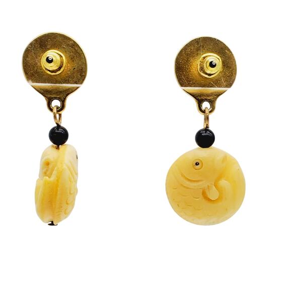 Carved Koi Fish Drop Earrings Asian Pierced Dangle Gold Tone Symbol Black Bead - Picture 3 of 8